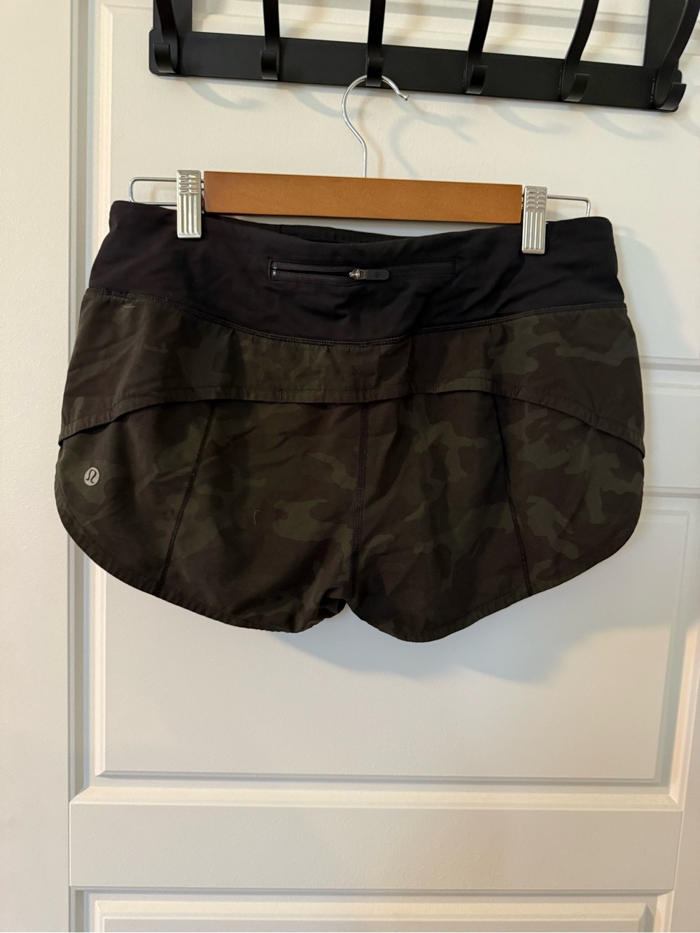 Lululemon Women's Camo Running Shorts - Black/Olive